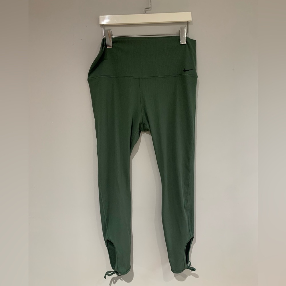 Ladies Green Ribknit Nike Leggins